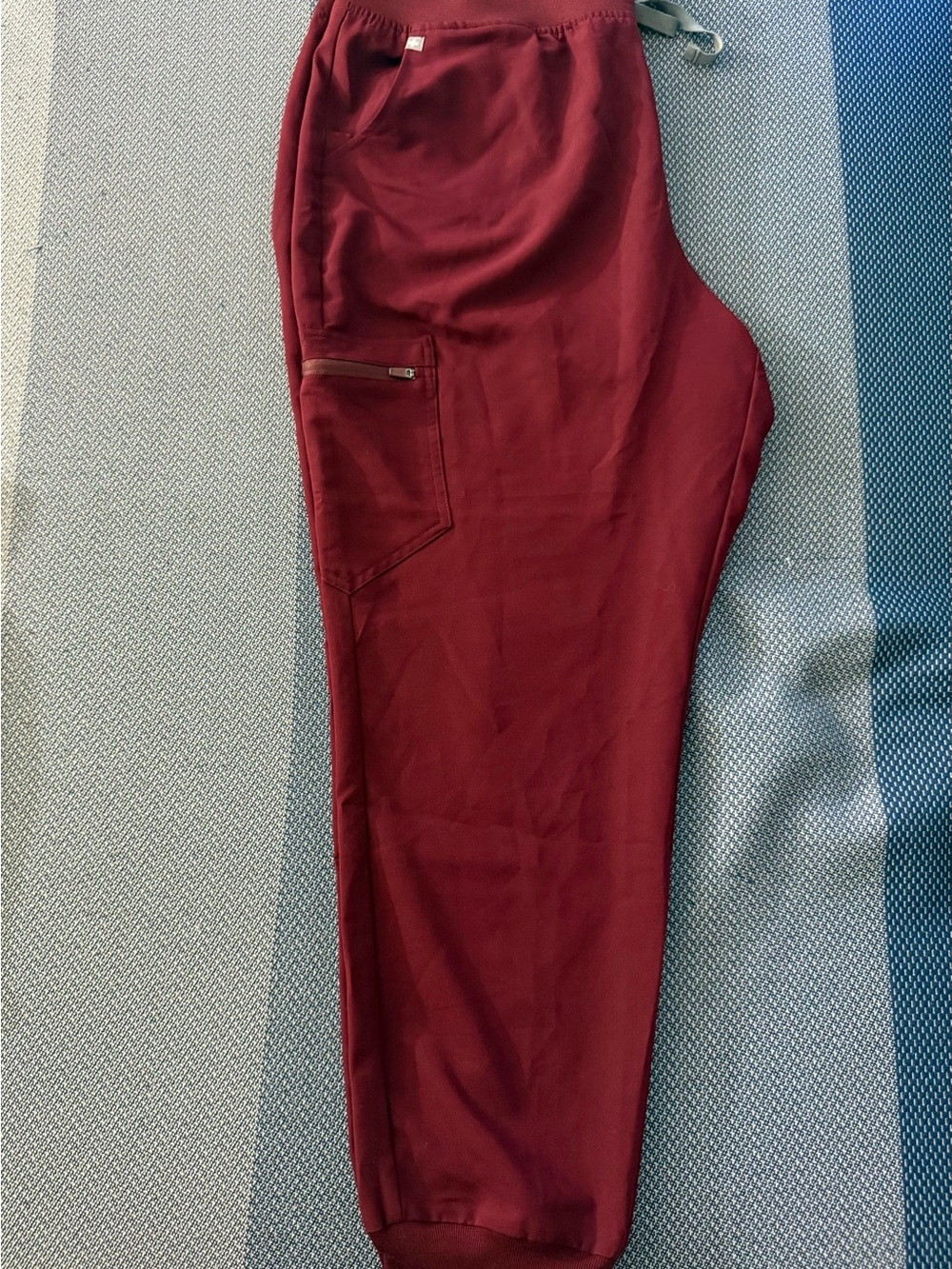 FIGS Burgundy V-Neck Medical Top and High Waisted Pants. Women - Picture 3 of 6